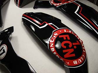airbrush künstler, graffiti Künstler gesucht, graffiti auftrag zu vergeben, graffiti auftragskunst, graffiti auftrag nürnberg, nuernberg graffiti sprayer, nürnberg graffitisprüher, custom design, airbrush auftrag, graffiti auftrag, 1. Fcn, Roller airbrush, roller kotflügel airbrush, auftragsairbrush, airbrushmaler, airbrusher nürnberg