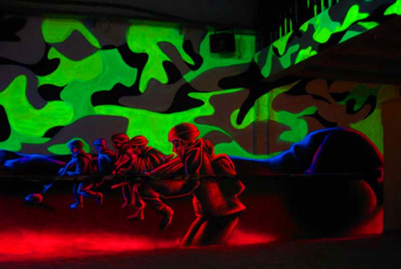 Schwarzlicht Graffiti, Graffitimaler Nuernberg, Auftragsmalerei Nuernberg, Auftragsmaler Nuernberg, Graffitikuenstler Nuernberg, Graffitiauftrag Nürnberg, Graffitiauftrag. Nuernberg, Wandmalerei, Bayern Auftragsmalerei, Auftragsgraffiti, Graffiti, Malerei, exklusiv, Illusionsmalerei, Diskothek Graffiti, Disko Neon Graffiti, Blacklight Graffiti, Zolar, Fabian Zolar